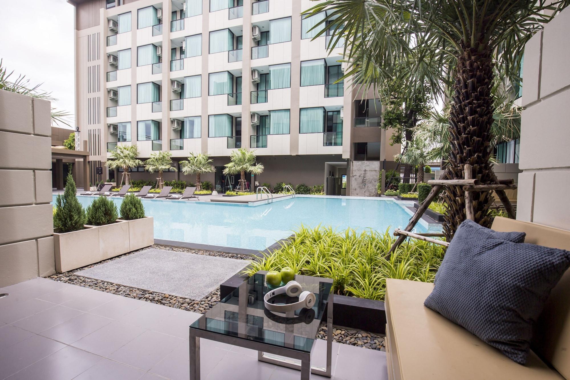 The Crystal Hotel Buriram - Formerly X2 Vibe Бурірам Екстер'єр фото