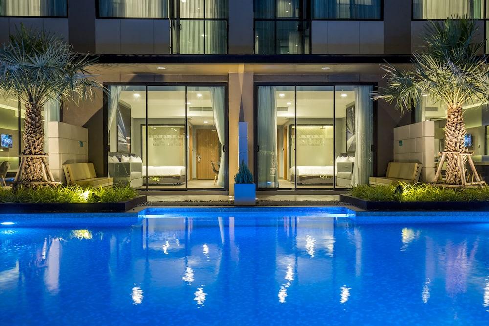 The Crystal Hotel Buriram - Formerly X2 Vibe Бурірам Екстер'єр фото